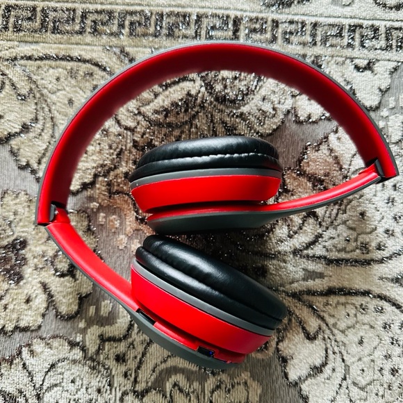 Wireless Headphones 🎧 - Picture 3 of 8